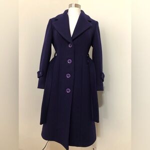 Brand new woman winter coat .
Other size are (M to 4 XL) .